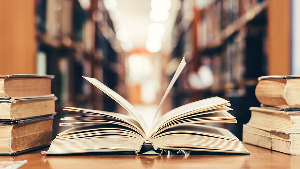 A literatura é o único instrumento realmente capaz de mudar o homem ...