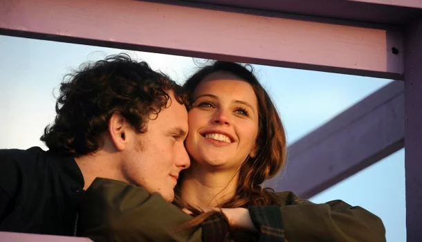 10 séries românticas na Netflix para você se apaixonar