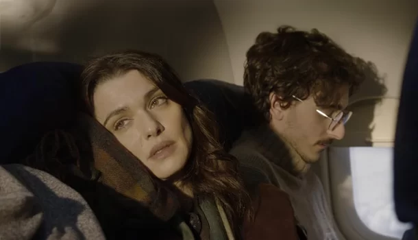 Aclamado no Festival de Toronto e indicado a 25 prêmios, filme com Rachel Weisz na Netflix é uma obra-prima