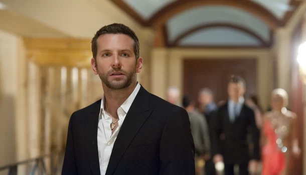 Ganhador do Oscar com Bradley Cooper, romance mais original e divertido do cinema está na Netflix