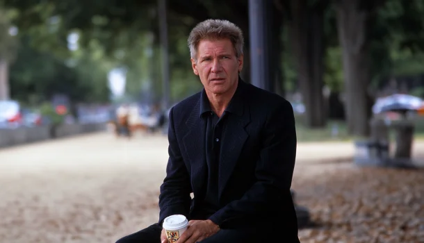 Suspense de Sidney Pollack com Harrison Ford, baseado em best-seller, na Netflix