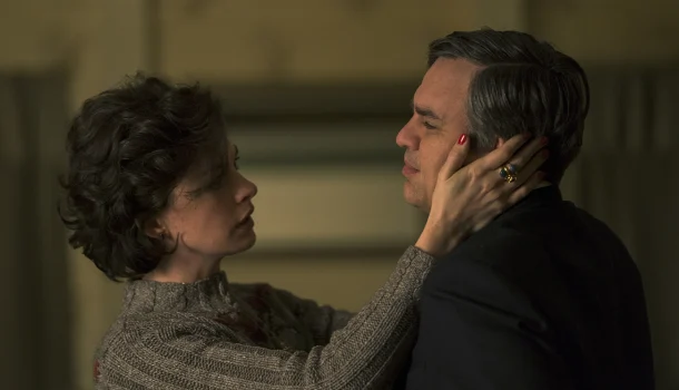 Thriller dramático baseado em história real, com Mark Ruffalo e Anne Hathaway, está na Netflix