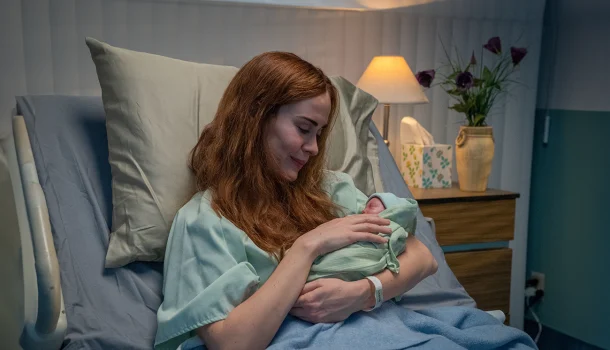 Suspense com Sarah Paulson aprovado por 88% da crítica especializada no Rotten Tomatoes está na Netflix