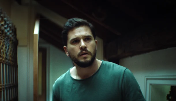 Se você gosta de “Bebê de Rosemary”, precisa assistir ao terror psicológico com Kit Harington que acaba de chegar à Netflix