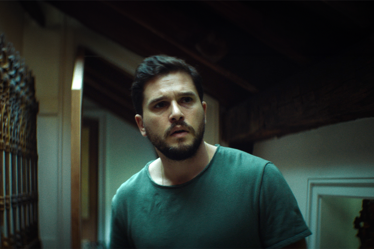 Se você gosta de “Bebê de Rosemary”, precisa assistir ao terror psicológico com Kit Harington que acaba de chegar à Netflix