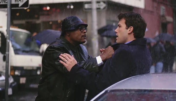 Obra-prima do cinema, com Ben Affleck e Samuel L. Jackson, chegou à Netflix e é o melhor filme que você assistirá este mês