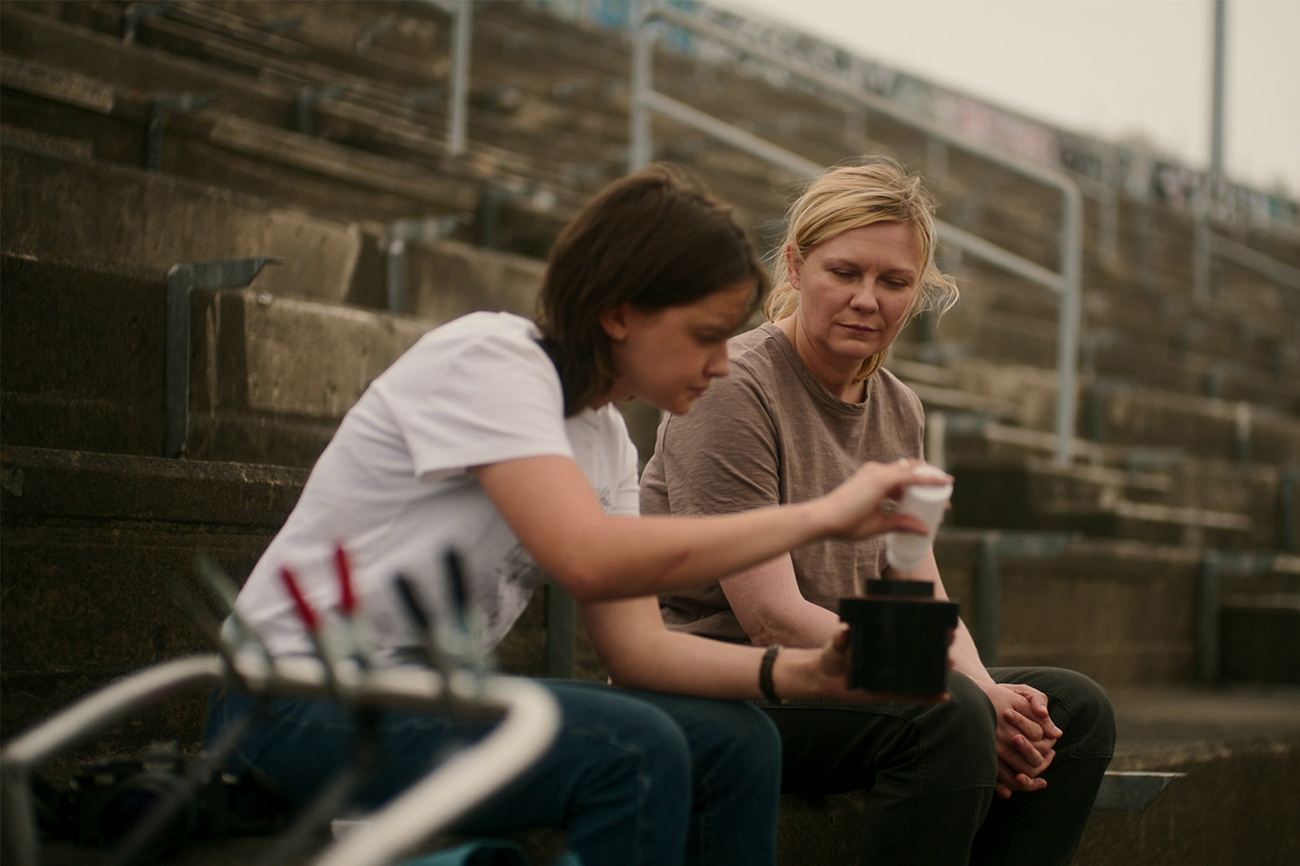 Primeiro filme da A24 a liderar as bilheterias mundiais, drama com Wagner Moura e Kirsten Dunst está na Max