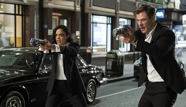 Filme com Chris Hemsworth e Tessa Thompson, assistido por 100 milhões de pessoas desde o lançamento, está de volta à Netflix