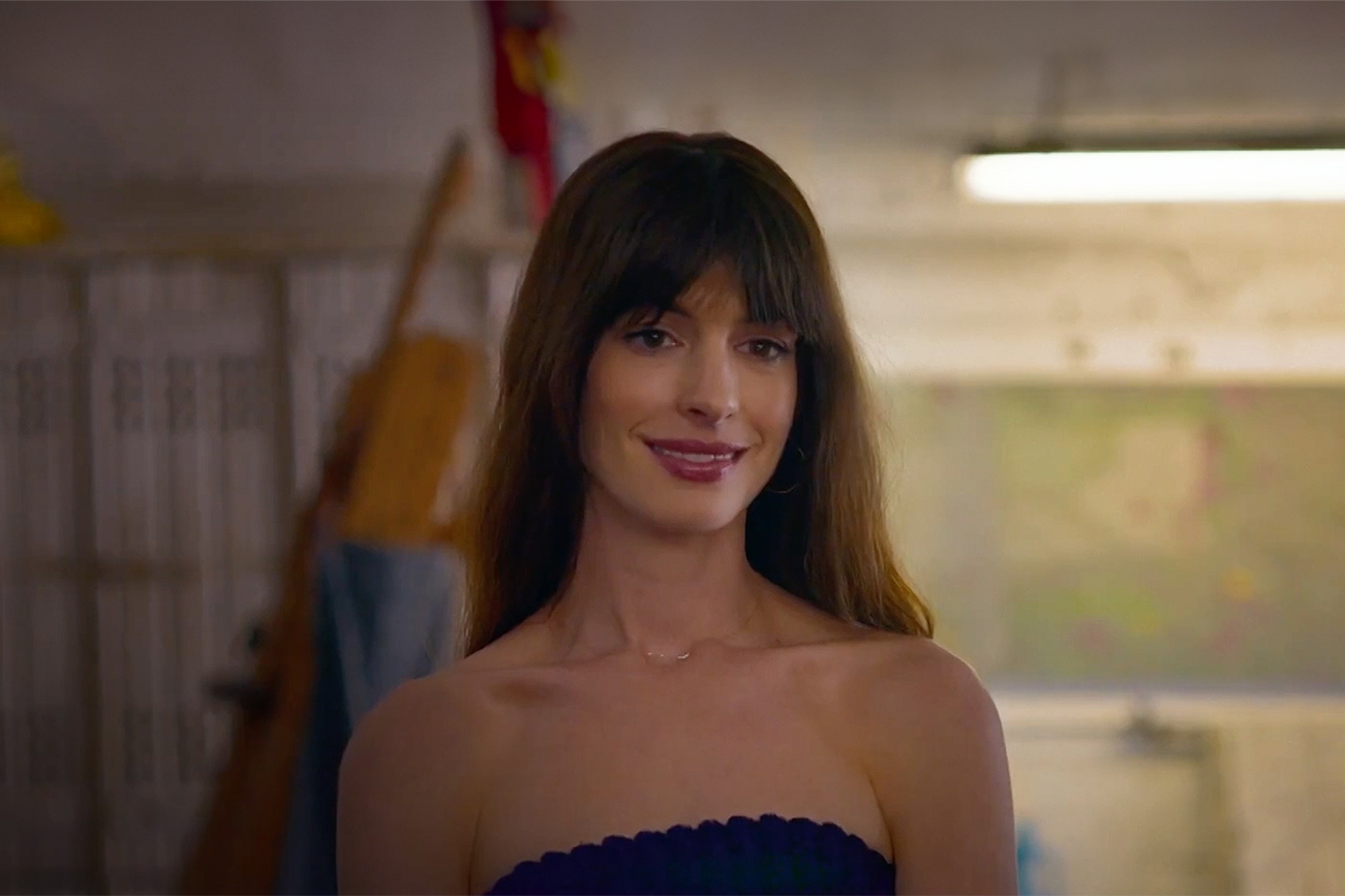 Há 252 dias no Top 10 mundial do Prime Video, comédia romântica com Anne Hathaway foi visto por 50 milhões de espectadores nas primeiras duas semanas de estreia