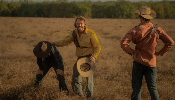 O faroeste australiano de 150 milhões de dólares que vale cada milésimo de segundo do seu tempo — agora na Netflix