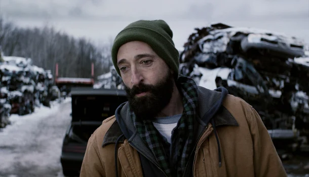 Selvagem, filosófico e para maiores de 18 anos: o filme existencialista com Adrien Brody que quase ninguém viu na Netflix