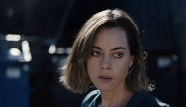 A melhor estreia da Netflix em março: suspense com Aubrey Plaza é tão intenso quanto ler Dostoiévski em uma montanha-russa