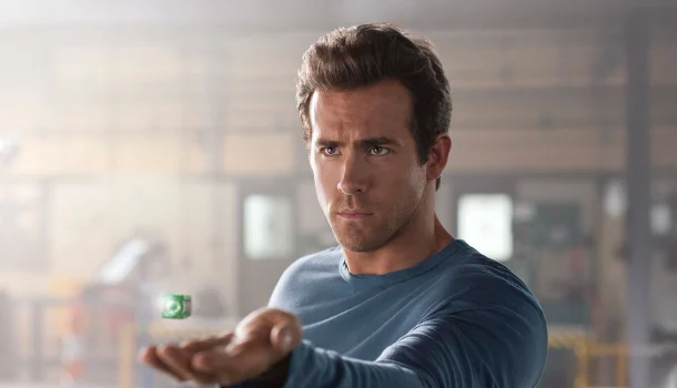 Ryan Reynolds conquista como um dos heróis mais carismáticos dos quadrinhos, na Max