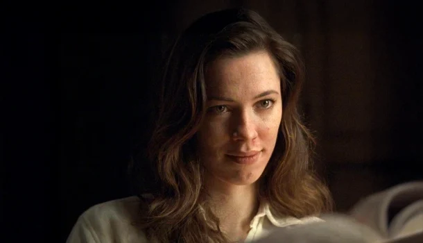 Suspense psicológico com Rebecca Hall, no Prime Video, prova que o diabo está nos detalhes… assim como Deus